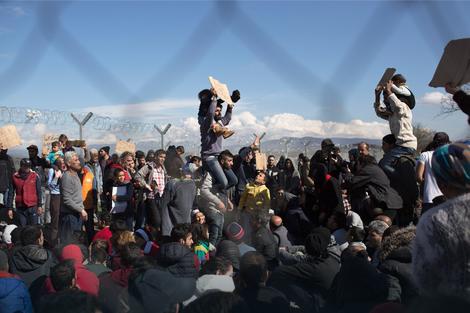 Migranti blokirali prugu u Idomeniju
