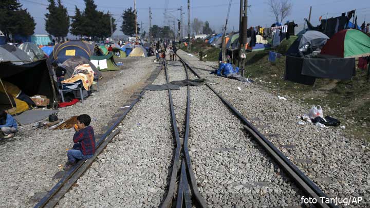 Migranti na severu Grčke zaustavili saobraćaj