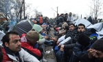 Migranti nastavili da blokiraju prugu, traže pomoć od EU!