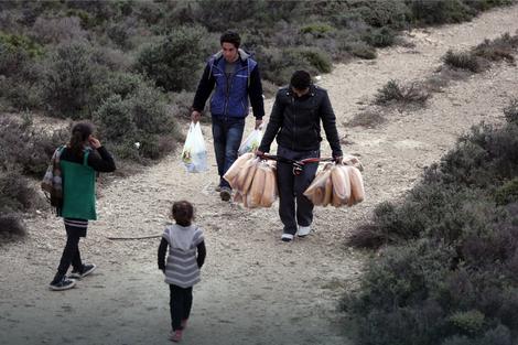 Migranti probli ogradu kampa na Iosu, sukobi Avganistanaca i Sirijaca