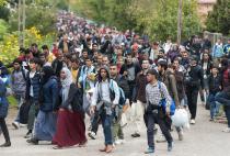 Mikl-Lajtner: Austriji preti humanitarna kriza