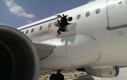 
					Muškarac ispao iz somalijskog aviona posle eksplozije 
					
									