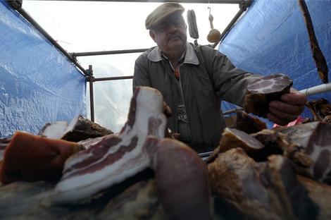 NAJMASNIJE SELO U SRBIJI Na slaninijadi u Kačarevu od 18. do 21. februara 100 tona slanine