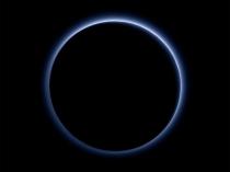 NASA: Pluton ima plavo nebo
