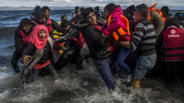 NATO zbog izbeglica šalje mornaricu u Egejsko more