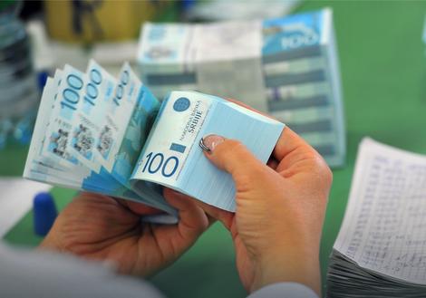 NBS prodala 40 miliona evra, kurs dinara u ponedeljak 123,95