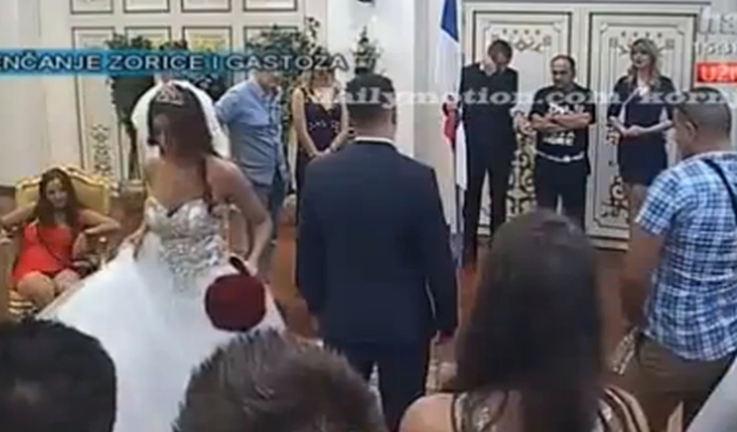 NEMOJTE SADA DA PREKINEM SVADBU! Besna Zorica umalo otkazala venčanje zbog Zmaja! (VIDEO)