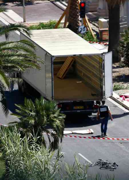 NEPREDVIDIVA PRETNJA Zašto su teroristi koristili kamion za napad u Nici