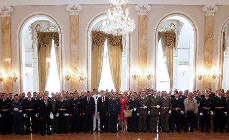 NOSITE IH ČASNO: Za Dan vojske odlikovano 108 pripadnika Ministarstva odbrane i Vojske Srbije