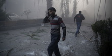 Najmanje 28 mrtvih u napadima na kamp raseljenih civila u Siriji