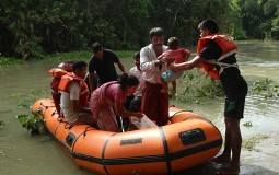 
					Najmanje 90 mrtvih u poplavama u Nepalu i Indiji 
					
									
