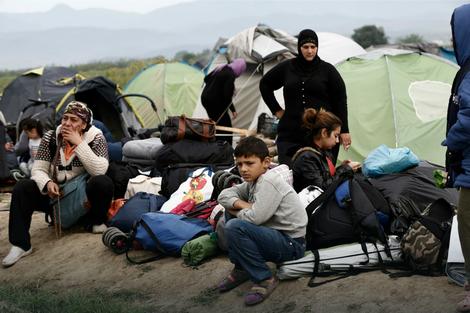 Nastavljeno iseljavanje migranata iz kampa u Idomeniju