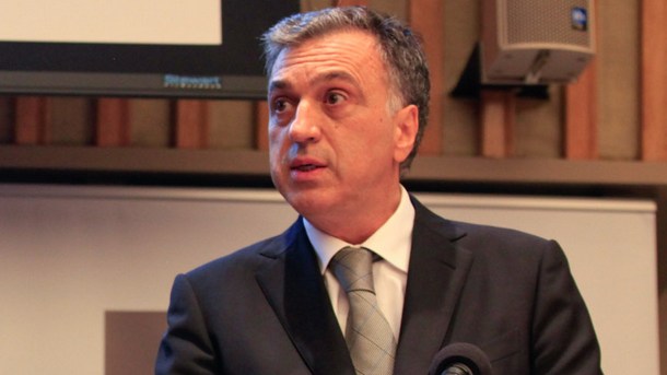 Nikolić se meša u državnu politiku Crne Gore