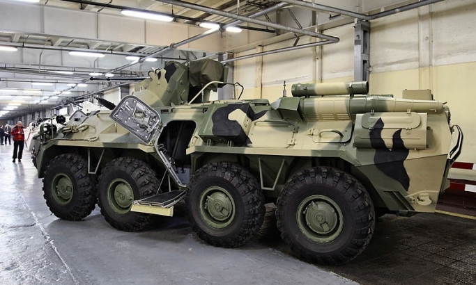 Novi ruski BTR-82A pogađa na kilometar i po