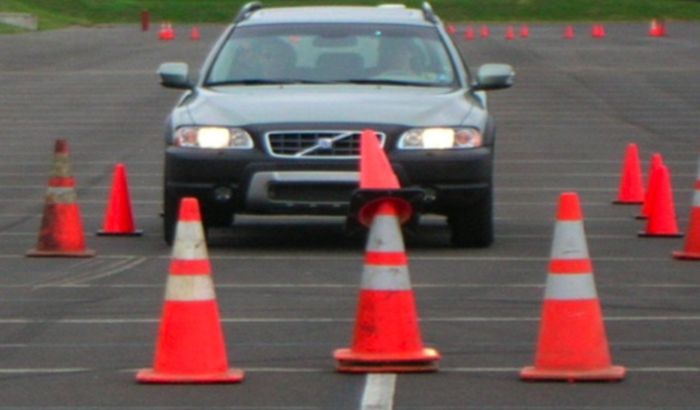 Novi sistem obuke vozača i polaganja vozačkog ispita stvara probleme