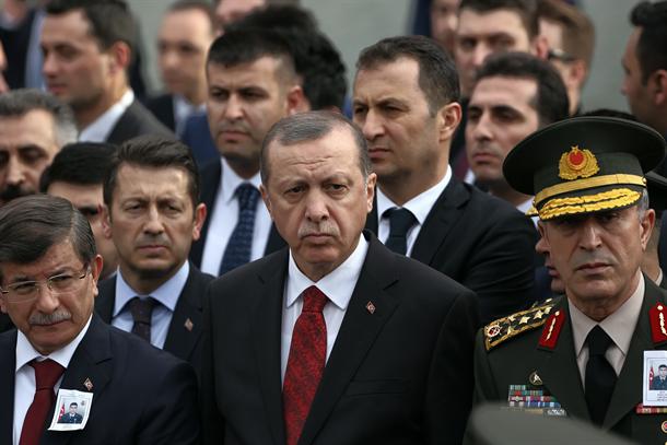 Obama smiruje Erdogana, Kurdi koriste situaciju