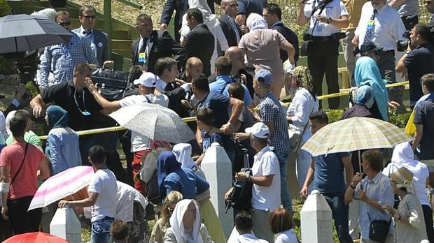 Odbijen zahtev za smenu zbog napada na Vučića u Srebrenici