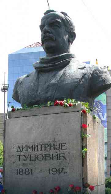 Odbornici u ponedeljak odlučuju o izmeštanju spomenika i posmrtnih ostataka Dimitrija Tucovića sa Slavije