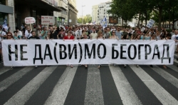Oko 20 hiljada Beogradjana krenulo u protest do sedišta MUP-a