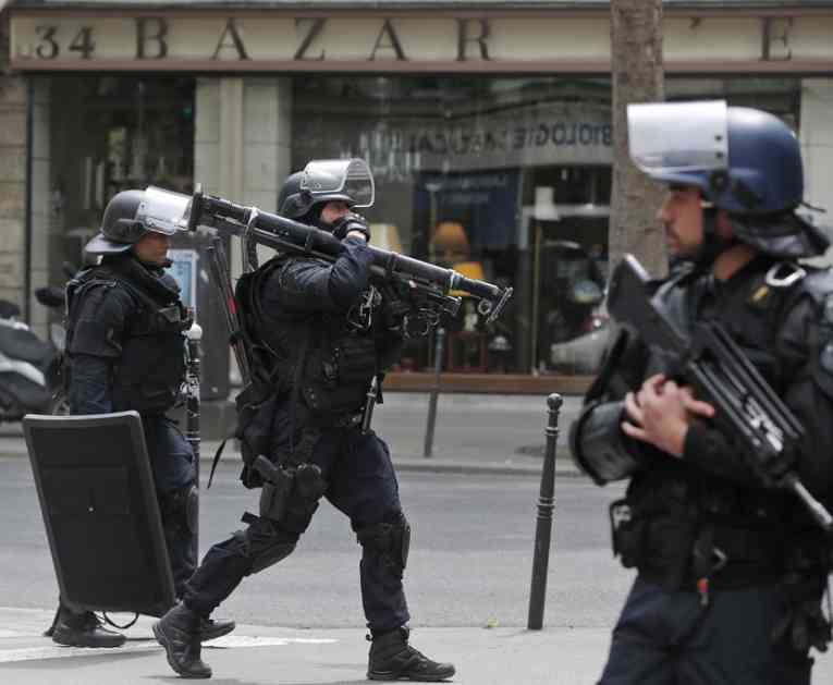 POLICIJA UBILA NAPADAČE U CRKVI U FRANCUSKOJ: Počelo oslobađanje talaca (FOTO)