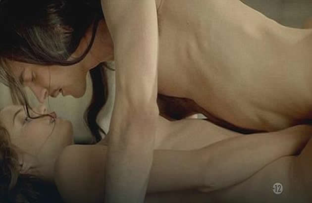 PORNO FILM ILI ISTORIJSKA DRAMA Serija sokirala sa celih 17 minuta seksa i golotinjom