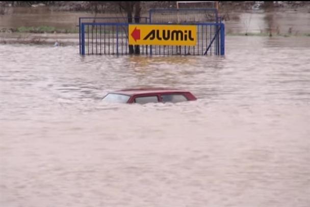 DRAMATIČNI SNIMCI iz Čačka i Lučana (VIDEO)