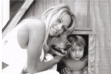 Pamela Anderson prodaje personalizovano izdanje Plejboja
