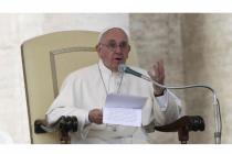 Papa traži oproštaj zbog seks skandala koji potresaju Vatikan i Rim