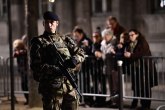 Pariz: Božić uz teško naoružane vojnike na ulicama