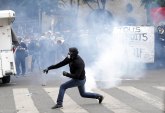 Pariz: Ponovo vodenim topovima na demonstrante