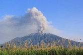 Pepeo prekrio deo Indonezije, vulkan odneo sedam života