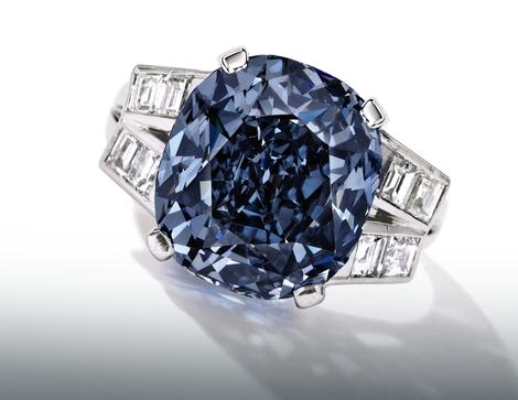 Plavi dijamantski prsten Širi Templ na aukciji