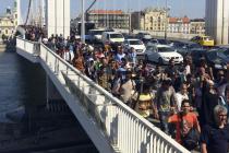 Pobuna izbjeglica: Probili ogradu, idu pješke u Beč i uzvikuju »Njemačka, Njemačka«