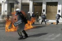 Policija suzavcem rasterivala demonstrante u Atini
