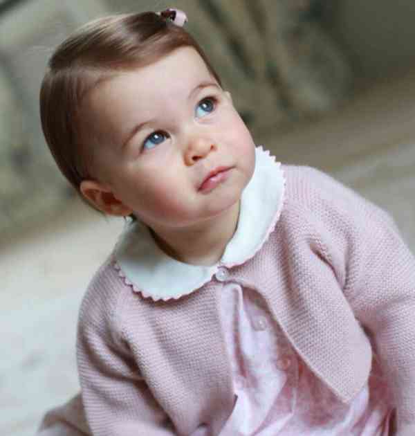 Pravi slatkiš: Princeza Šarlot sutra slavi prvi rođendan, pogledajte kako izgleda (FOTO)