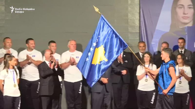 Predaja državne zastave olimpijskom timu Kosova
