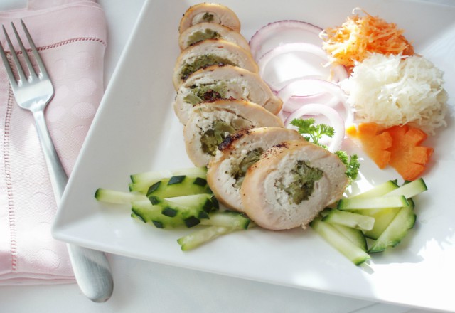 Predlog za ručak: Rolat od piletine s brokolijem i sirom