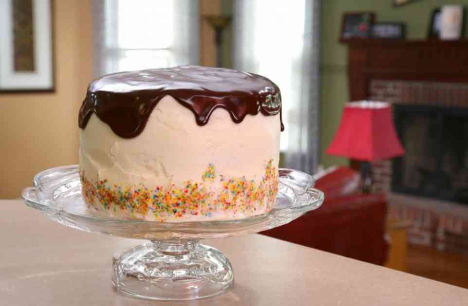 Predstavljamo vam arapsku bajku: Najsočnija i najkremastija torta koju ćete obožavati (RECEPT)
