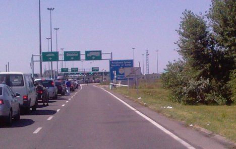 Prelaz Horgoš - Reske zatvoren zbog dojave o bombi