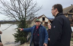 
					Premijer Srbije obećao da će Vlada pomoći poplavljenim područjima 
					
									
