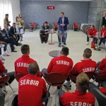 Premijer Vučić u poseti fudbalerima Srbije