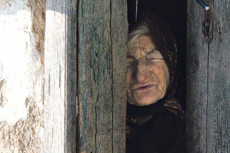 Prevarena baka milionerka iz Srbije: Novac mi uzeli poznanica i staratelj