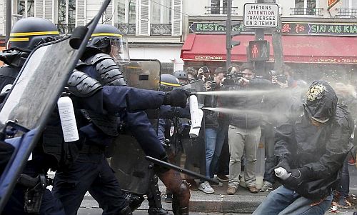 Privedeno 317 demonstranata nakon nereda u Parizu