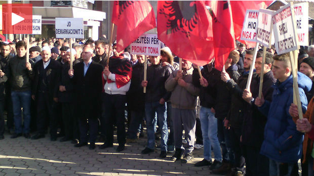 Protest Albanaca u Dečanima 