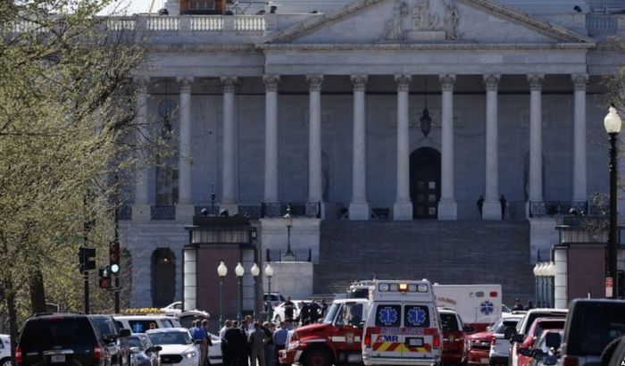  Pucnjava u američkom Kapitolu, evakuisana Bela kuća