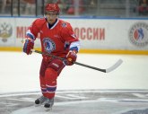 Putin igrao hokej - dao gol, pobedio i pao (FOTO, VIDEO)