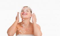 REZULTAT JE NEVEROVATAN: Evo šta će se dogoditi ako lice umivate mineralnom vodom