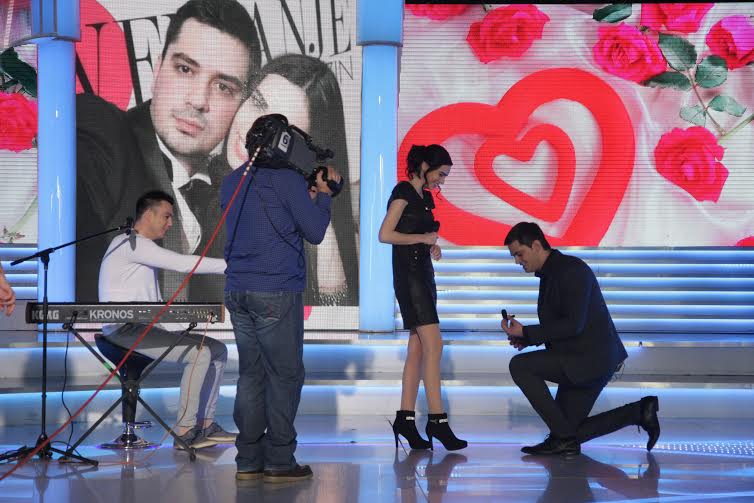 SCANDAL! donosi: Ovako je voditelj Igor Ćurčić zaprosio devojku na “Grand” TV! (video)