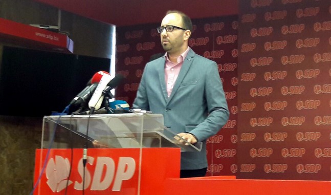SDP podnio krivičnu prijavu zbog zabrane izučavanja bosanskog jezika: Malešević je svjesno počinio krivično djelo