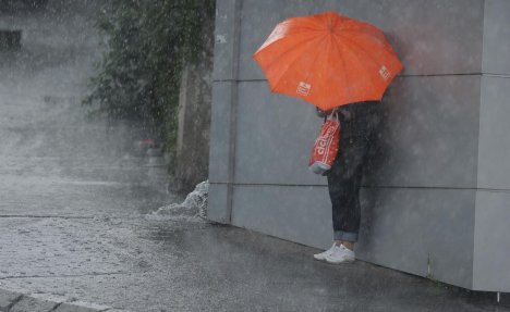 SNAŽNO NEVREME POGODILO SKOPLJE I TETOVO: Ulice poplavljene, registrovano 800 gromova